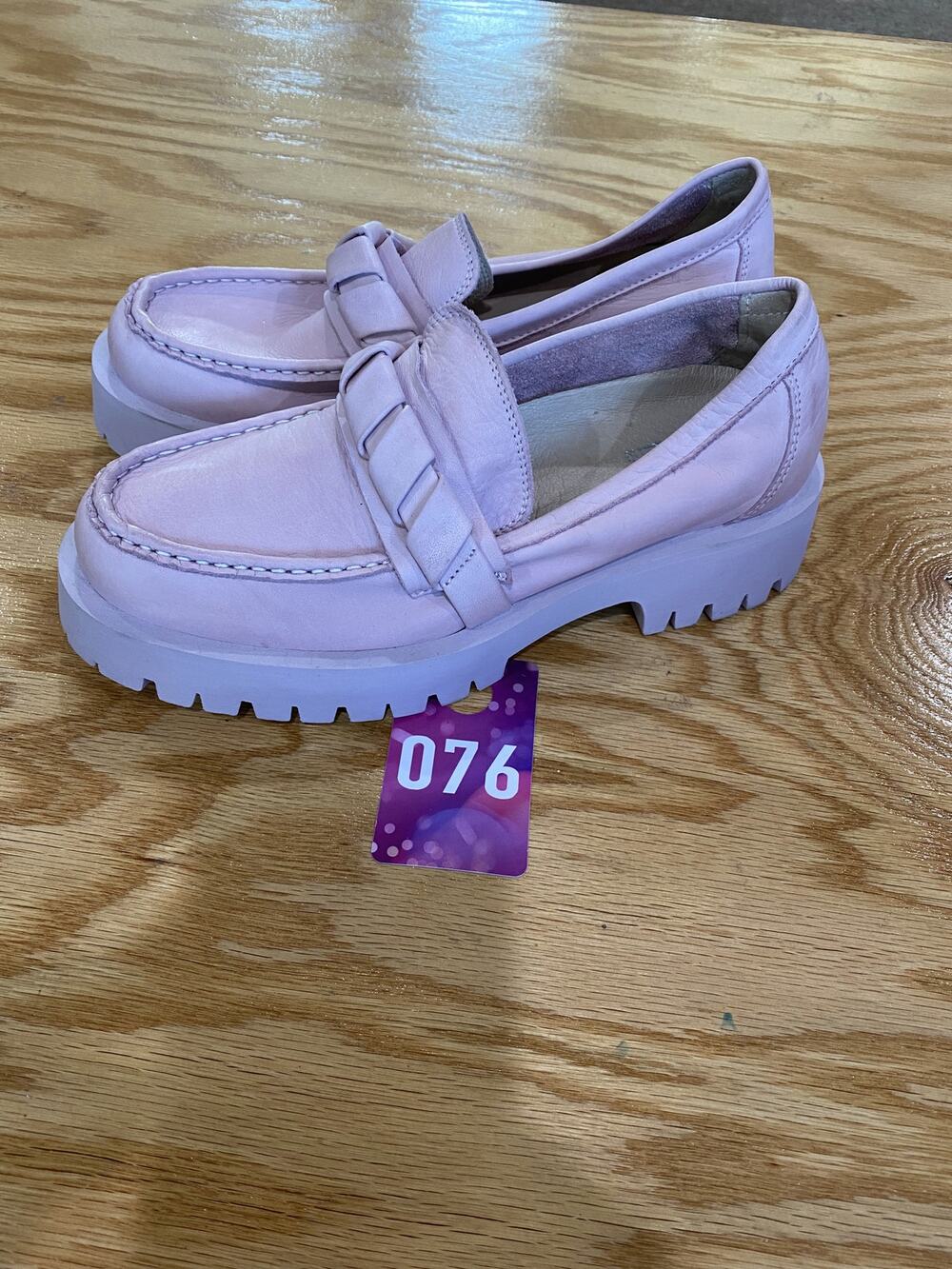 Miz Mooz Women's 7 Pink Leather Slip On Low Top Round Toe Casual Loafers
